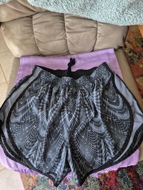 Nike Women's Black & Gray Patterned Athletic Running Shorts with Drawstring